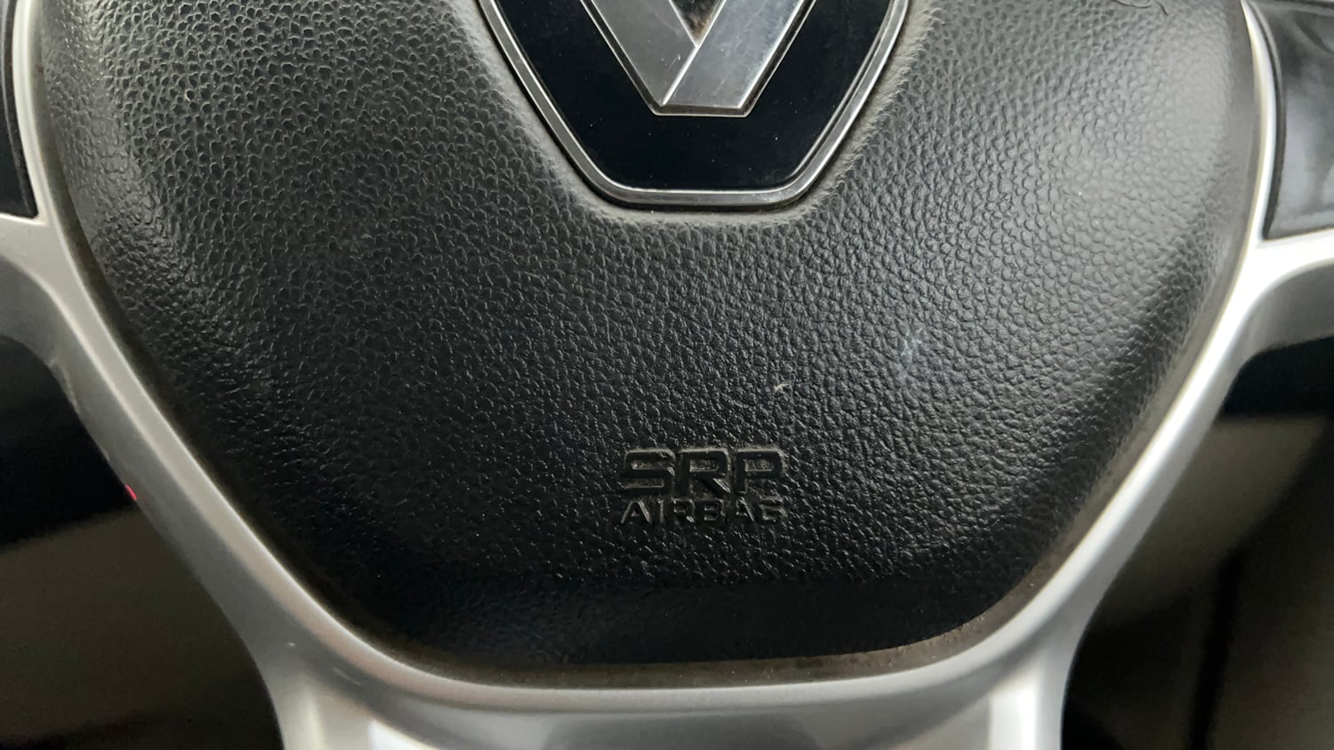 Used 2021 Renault Triber RXZ EASY-R AMT Petrol Automatic top_features Airbags