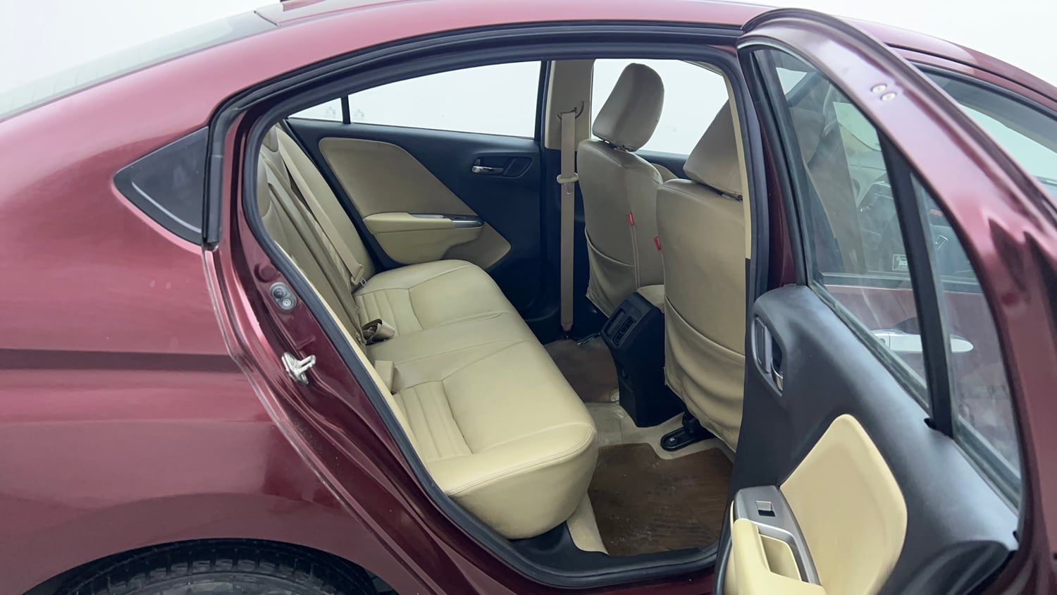 Used 2015 Honda City V Petrol Manual interior RIGHT SIDE REAR DOOR CABIN VIEW