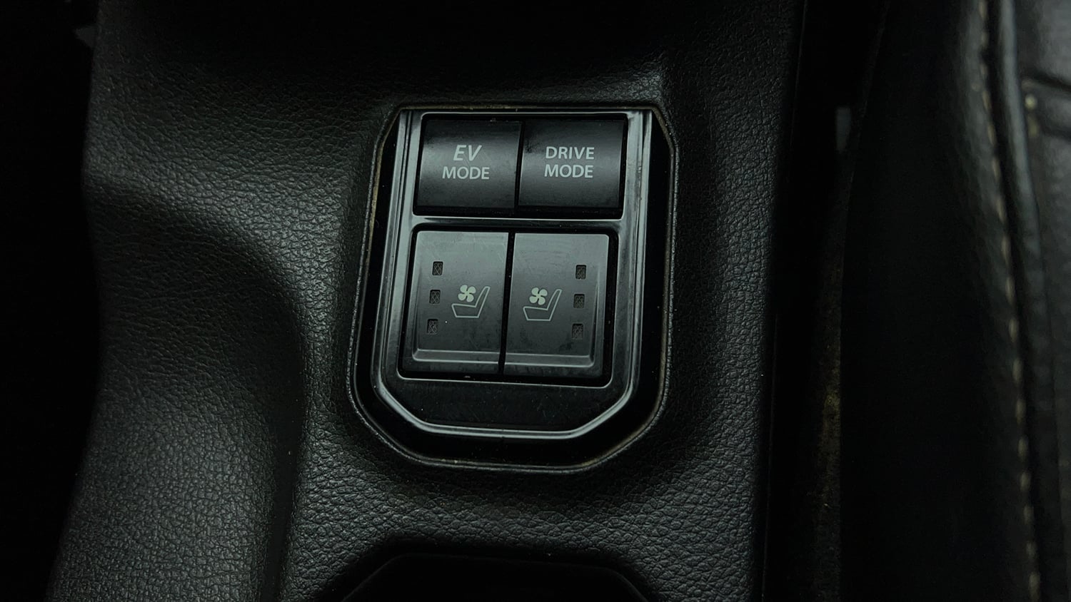 Used 2023 Maruti Suzuki Grand Vitara Alpha Plus Intelligent Hybrid eCVT Hybrid Automatic top_features Ventilated seats
