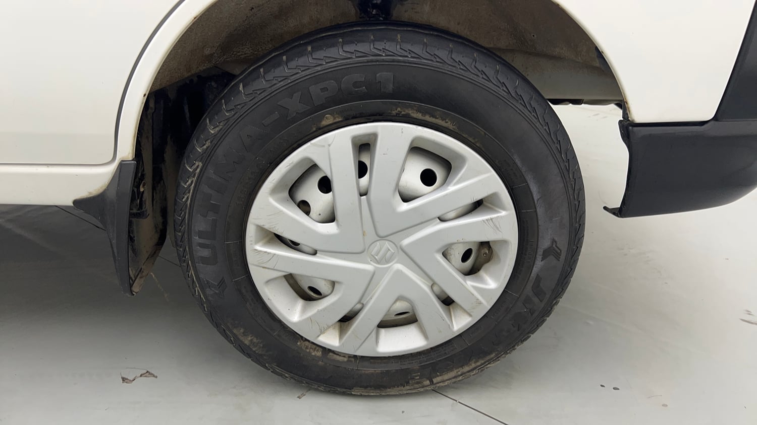 Used 2024 Maruti Suzuki Eeco 5 STR AC (O) CNG Cng Manual tyres RIGHT FRONT TYRE RIM VIEW