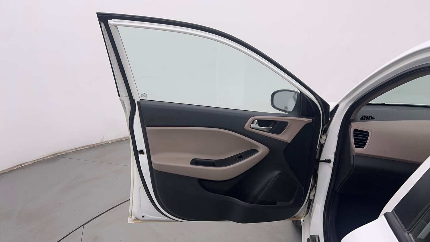 Used 2019 Hyundai Elite i20 Magna Plus 1.2 Petrol Manual interior LEFT FRONT DOOR OPEN VIEW