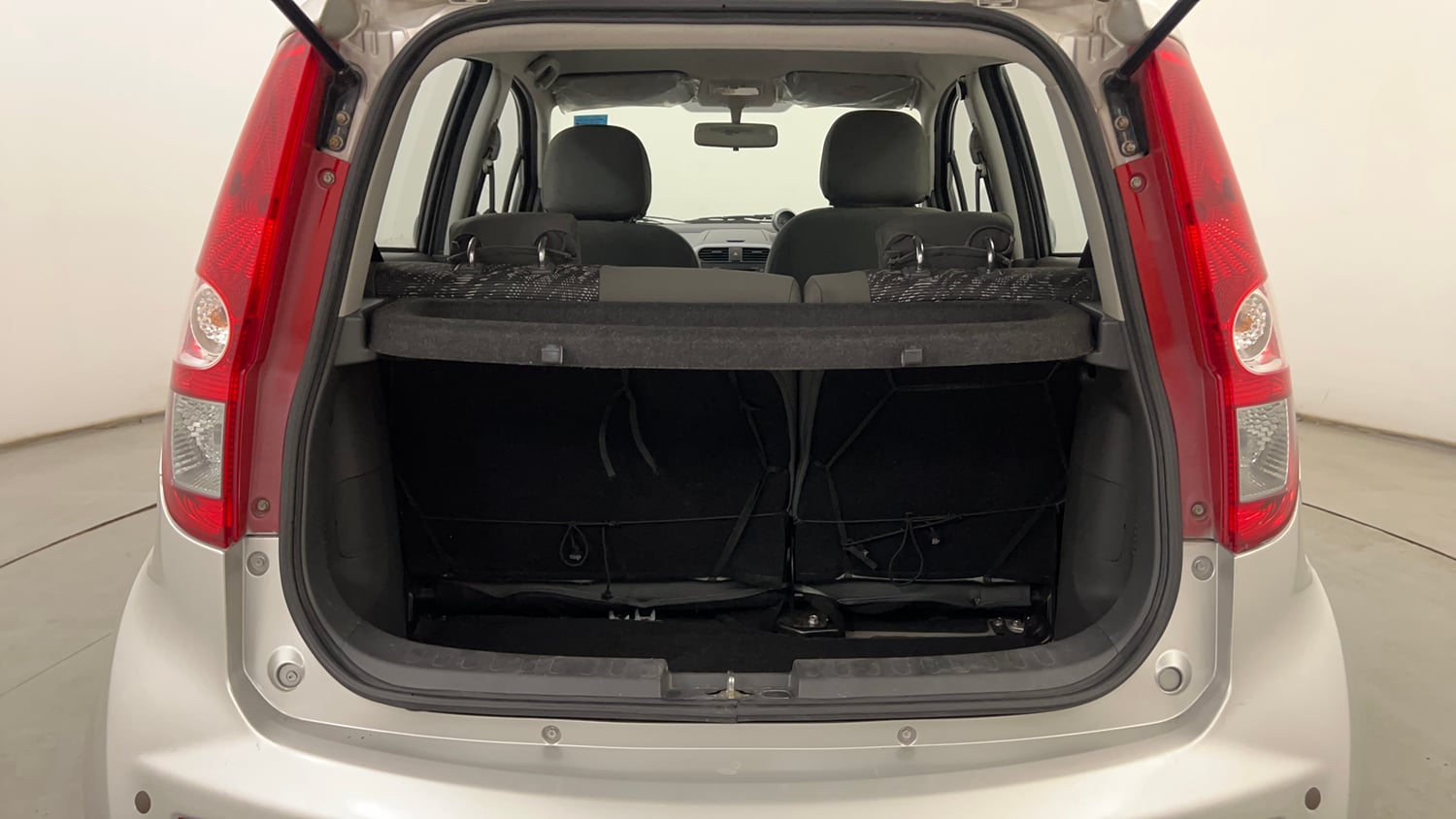 Used 2015 Maruti Suzuki Ritz Zxi BS-IV Petrol Manual interior DICKY INSIDE VIEW