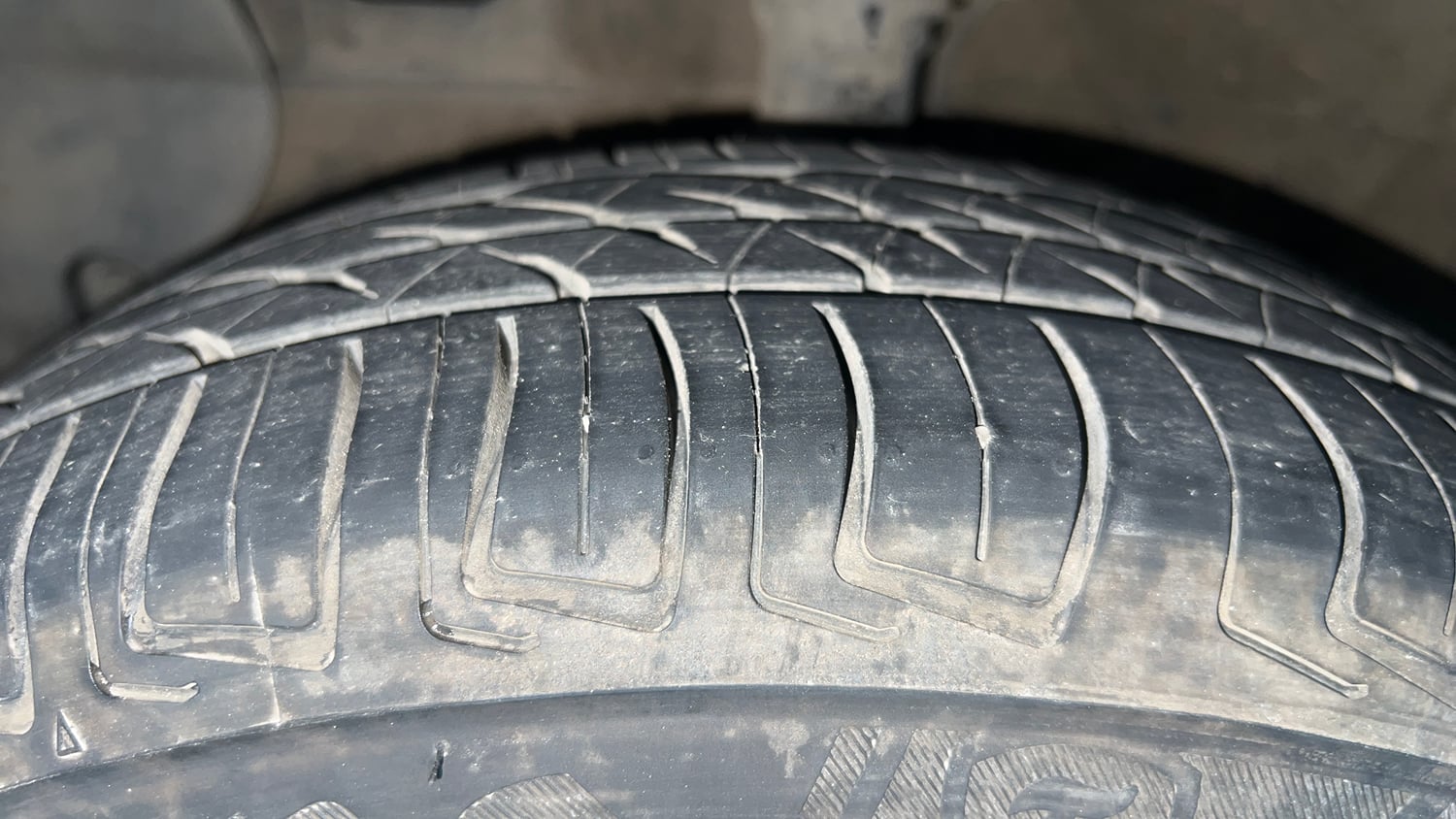 Used 2021 Hyundai Grand i10 Nios Magna 1.2 Kappa VTVT CNG Cng Manual tyres LEFT FRONT TYRE TREAD VIEW
