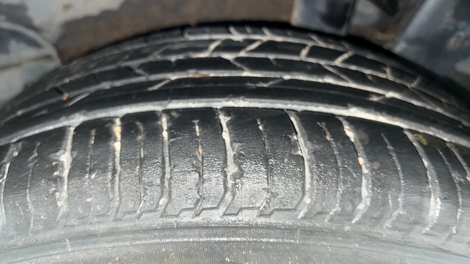Used 2023 Hyundai i20 N Line N8 1.0 Turbo DCT Petrol Automatic tyres LEFT REAR TYRE TREAD VIEW