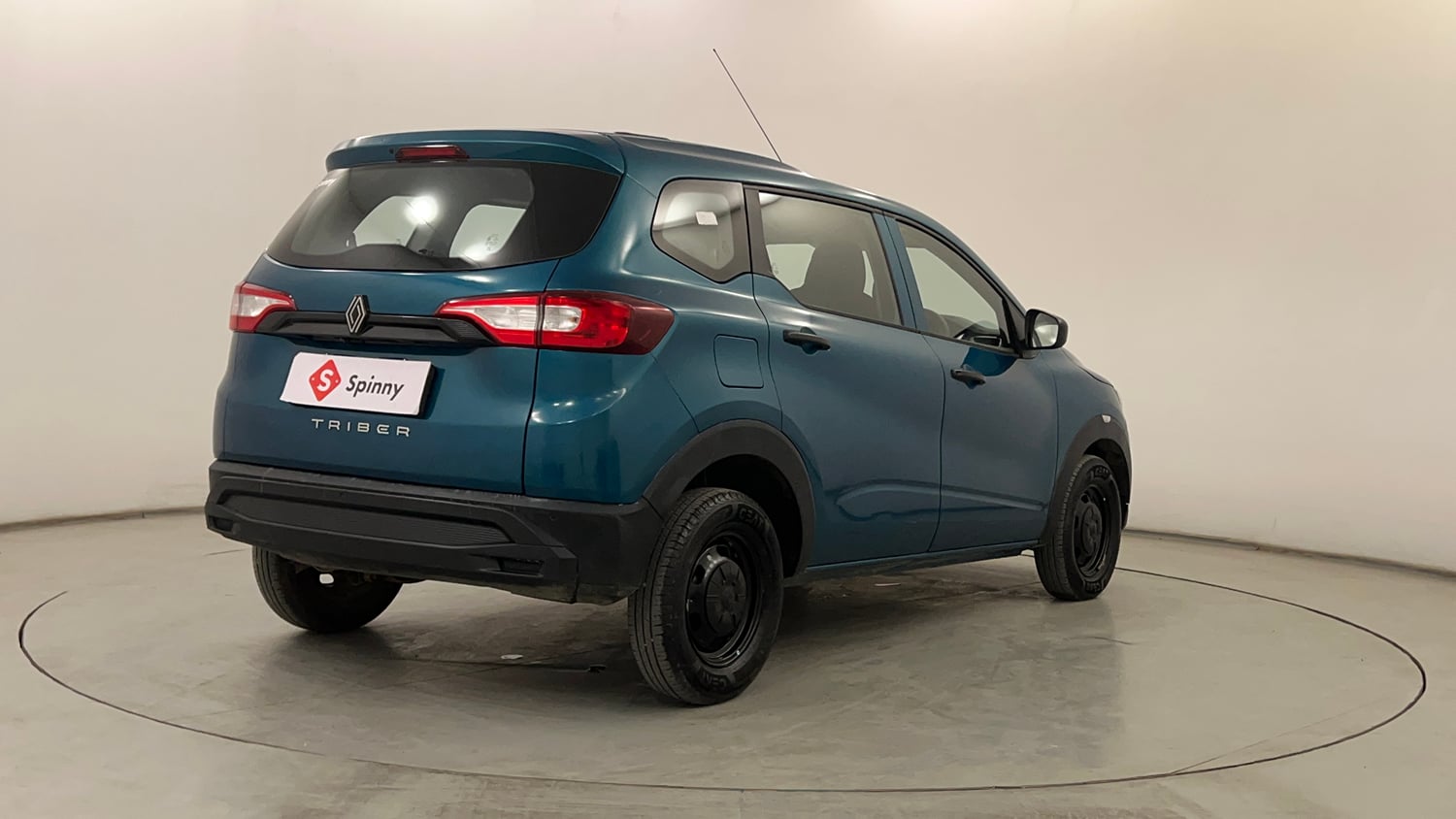 Used 2025 Renault Triber Evolution Petrol Manual exterior RIGHT REAR CORNER VIEW