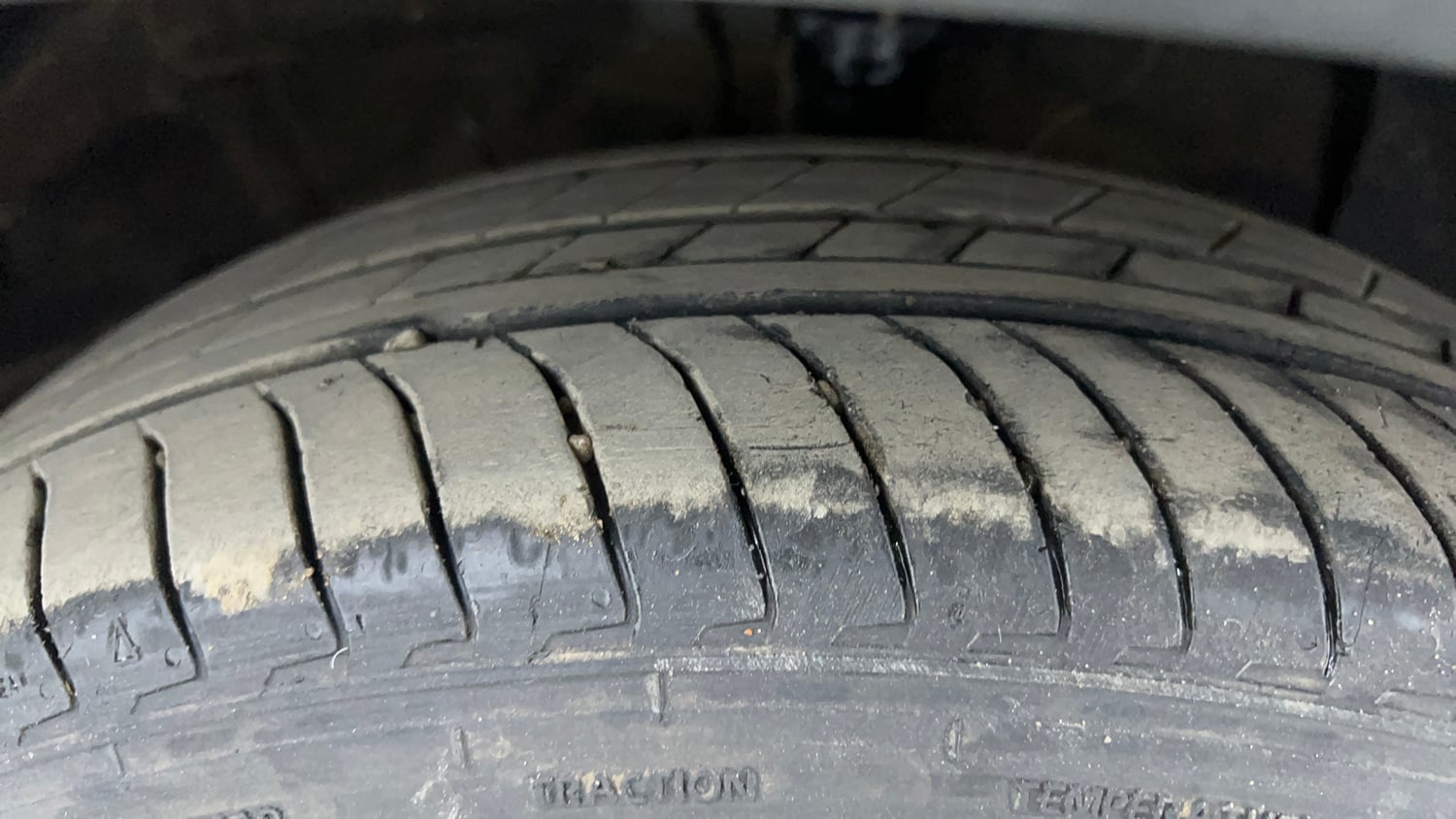 Used 2023 Hyundai Exter SX (O) 1.2 AMT Petrol Automatic tyres RIGHT FRONT TYRE TREAD VIEW