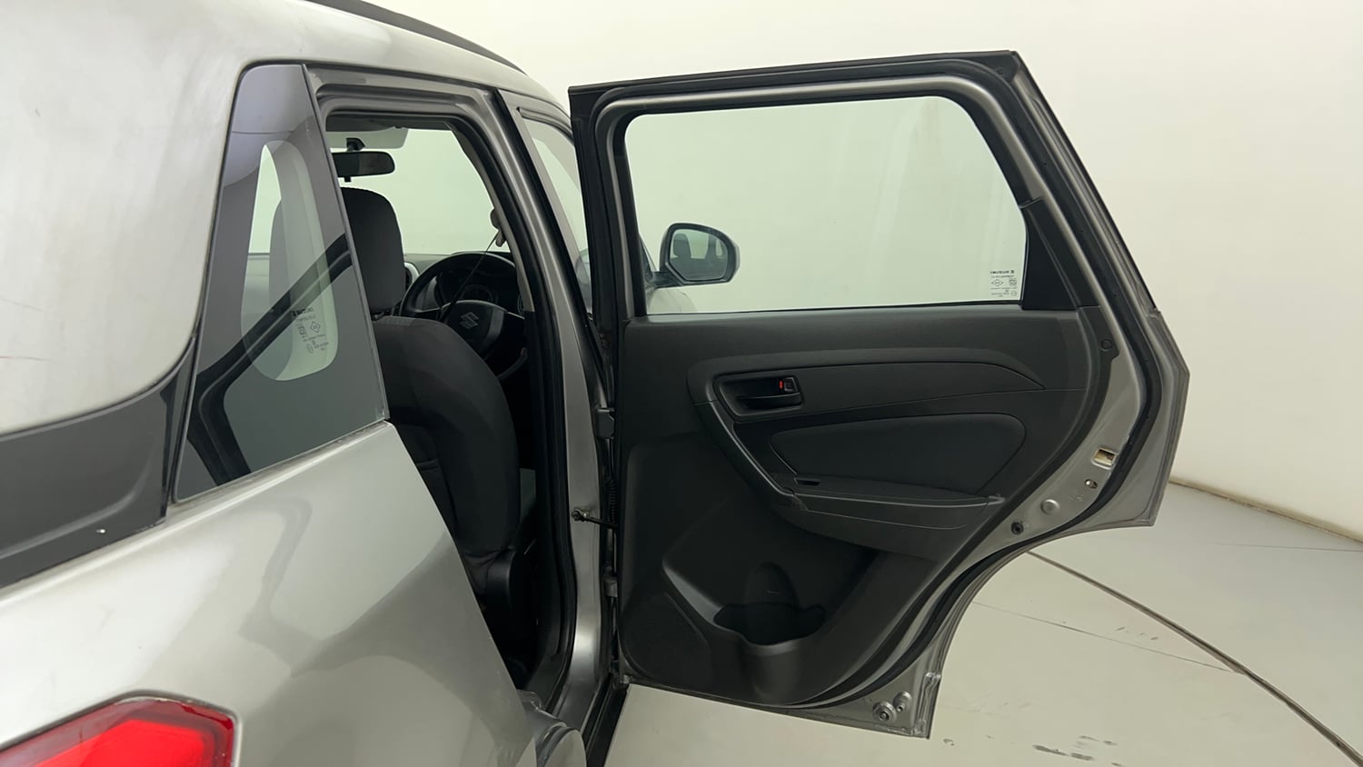 Used 2017 Maruti Suzuki Vitara Brezza [2016-2020] VDi Diesel Manual interior RIGHT REAR DOOR OPEN VIEW