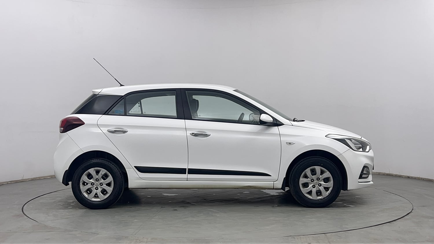 Used 2019 Hyundai Elite i20 Magna Plus 1.2 Petrol Manual exterior RIGHT SIDE VIEW