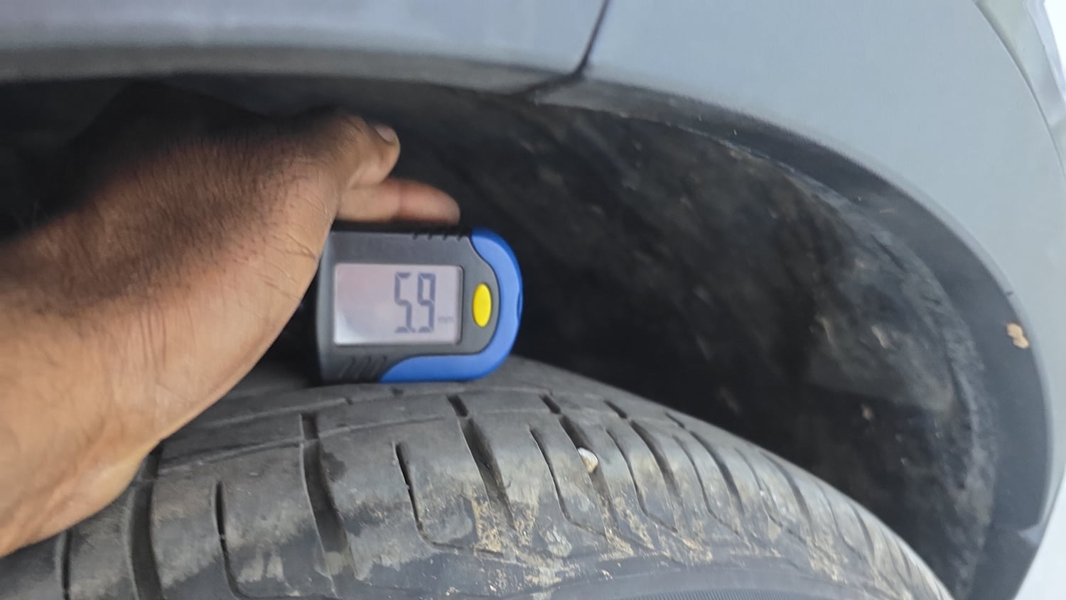 Used 2023 Tata Nexon XZ Plus LUXS Petrol Manual tyres RIGHT FRONT TYRE TREAD VIEW