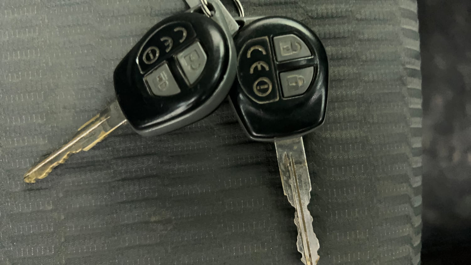 Used 2017 Maruti Suzuki Vitara Brezza [2016-2020] VDi Diesel Manual extra CAR KEY VIEW