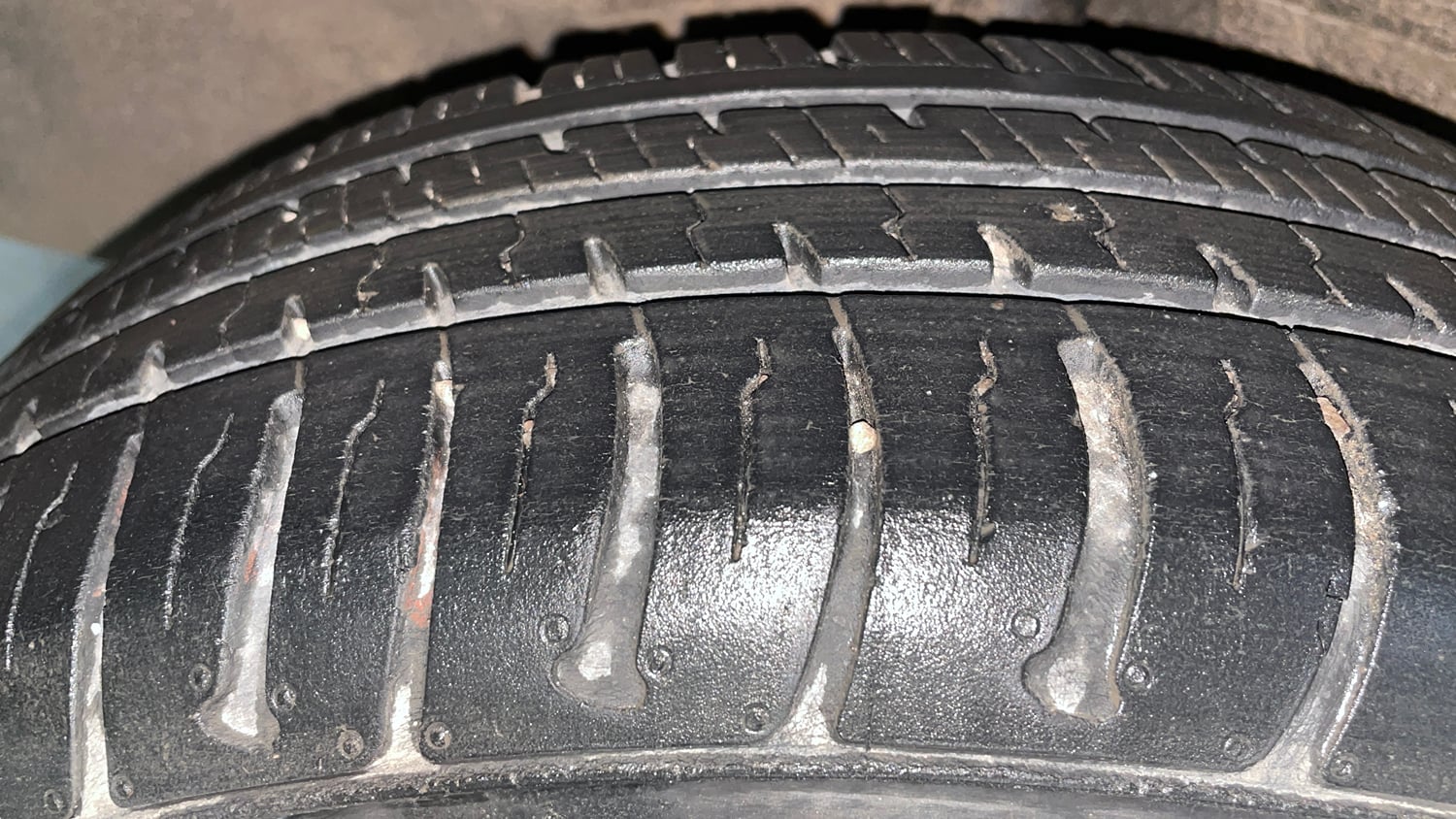 Used 2017 Tata Zest XE Petrol Petrol Manual tyres RIGHT REAR TYRE TREAD VIEW