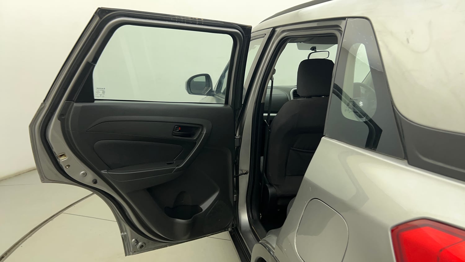 Used 2017 Maruti Suzuki Vitara Brezza [2016-2020] VDi Diesel Manual interior LEFT REAR DOOR OPEN VIEW