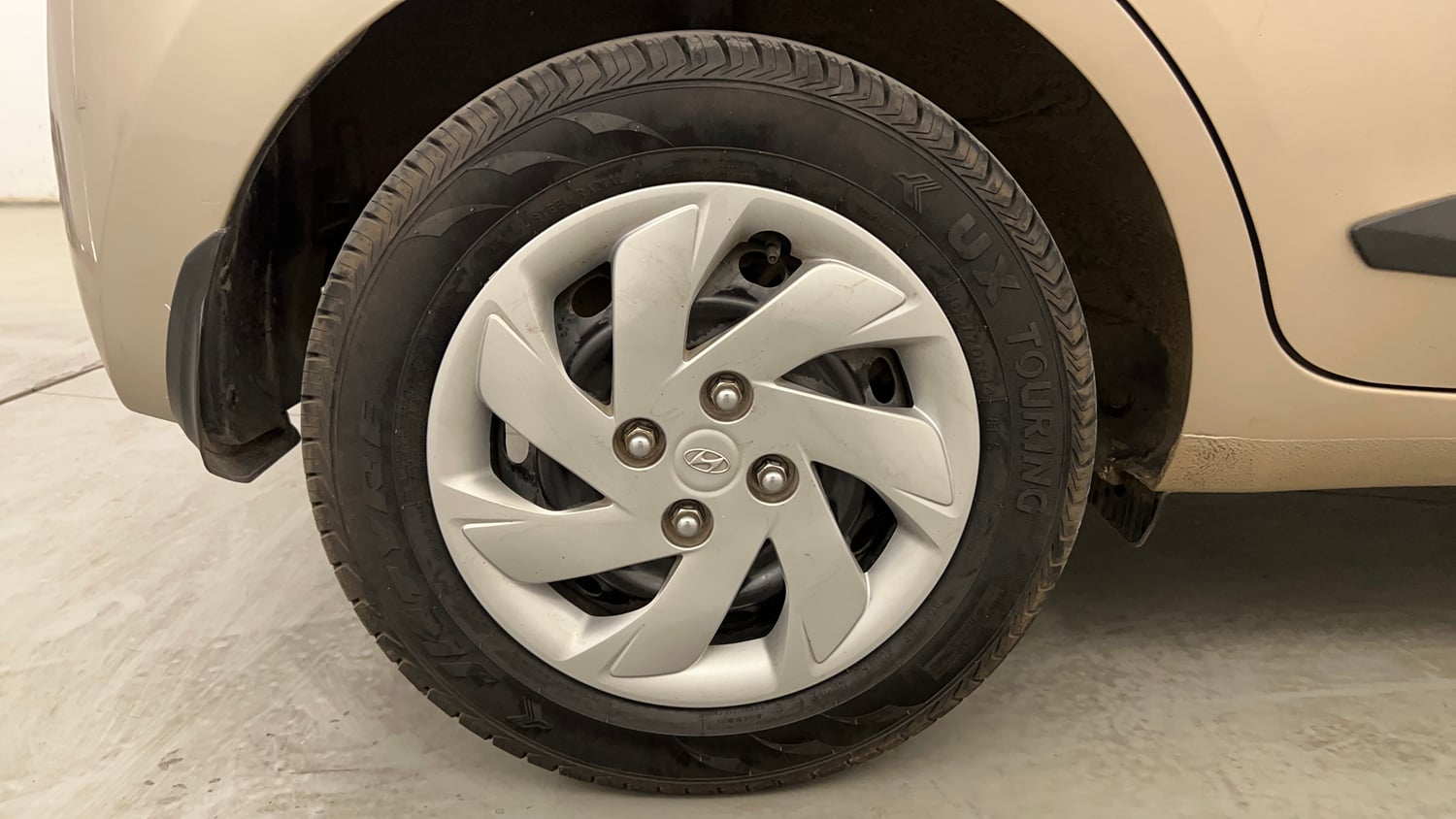 Used 2019 Hyundai Santro Sportz Petrol Manual tyres RIGHT REAR TYRE RIM VIEW