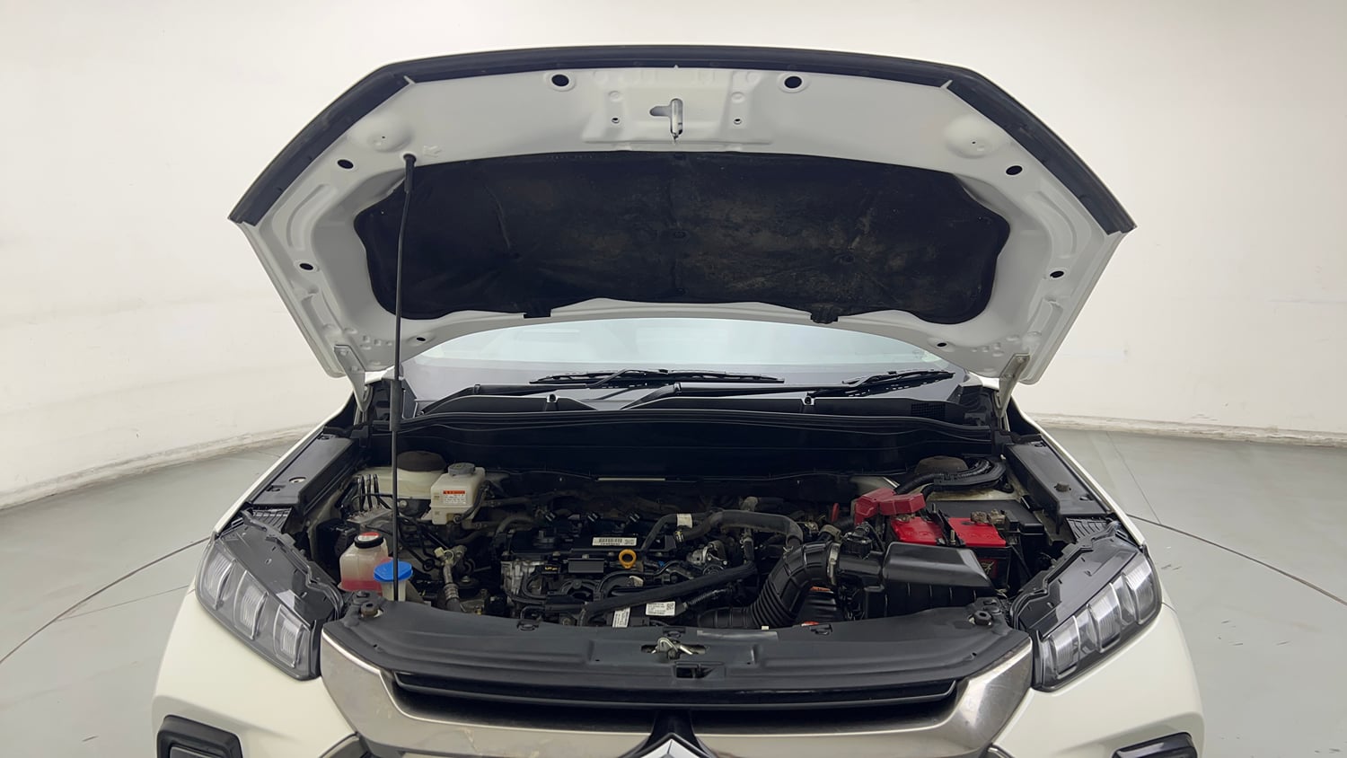 Used 2023 Maruti Suzuki Grand Vitara Alpha Plus Intelligent Hybrid eCVT Hybrid Automatic engine ENGINE & BONNET OPEN FRONT VIEW