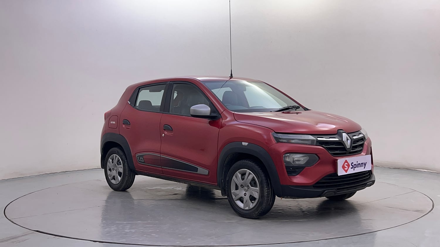 Used 2021 Renault Kwid RXT 1.0 AMT (O) Petrol Automatic exterior RIGHT FRONT CORNER VIEW