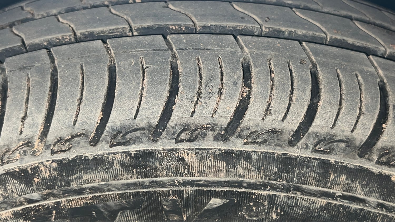 Used 2021 Tata Tiago XE Petrol Manual tyres LEFT FRONT TYRE TREAD VIEW