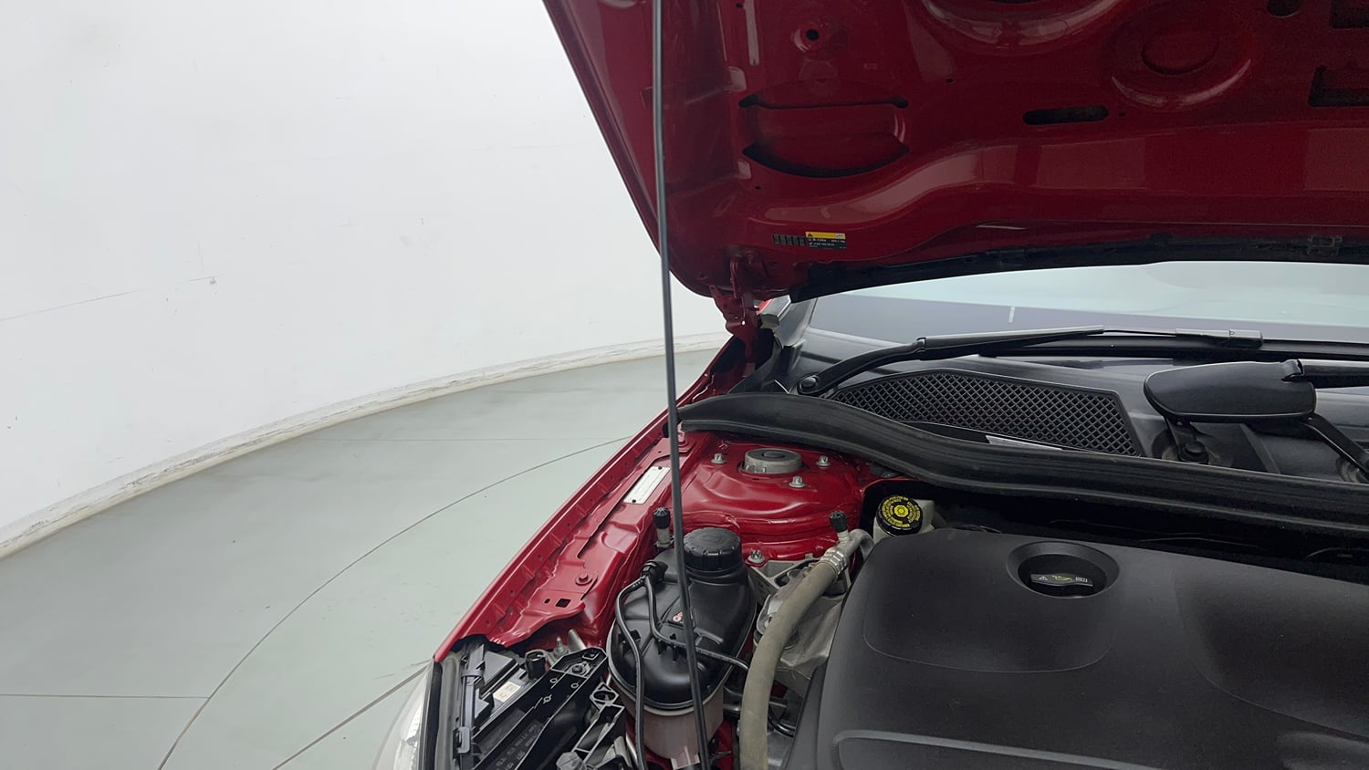Used 2019 Mercedes-Benz GLA 200 Urban Edition Petrol Automatic engine ENGINE RIGHT SIDE HINGE & APRON VIEW