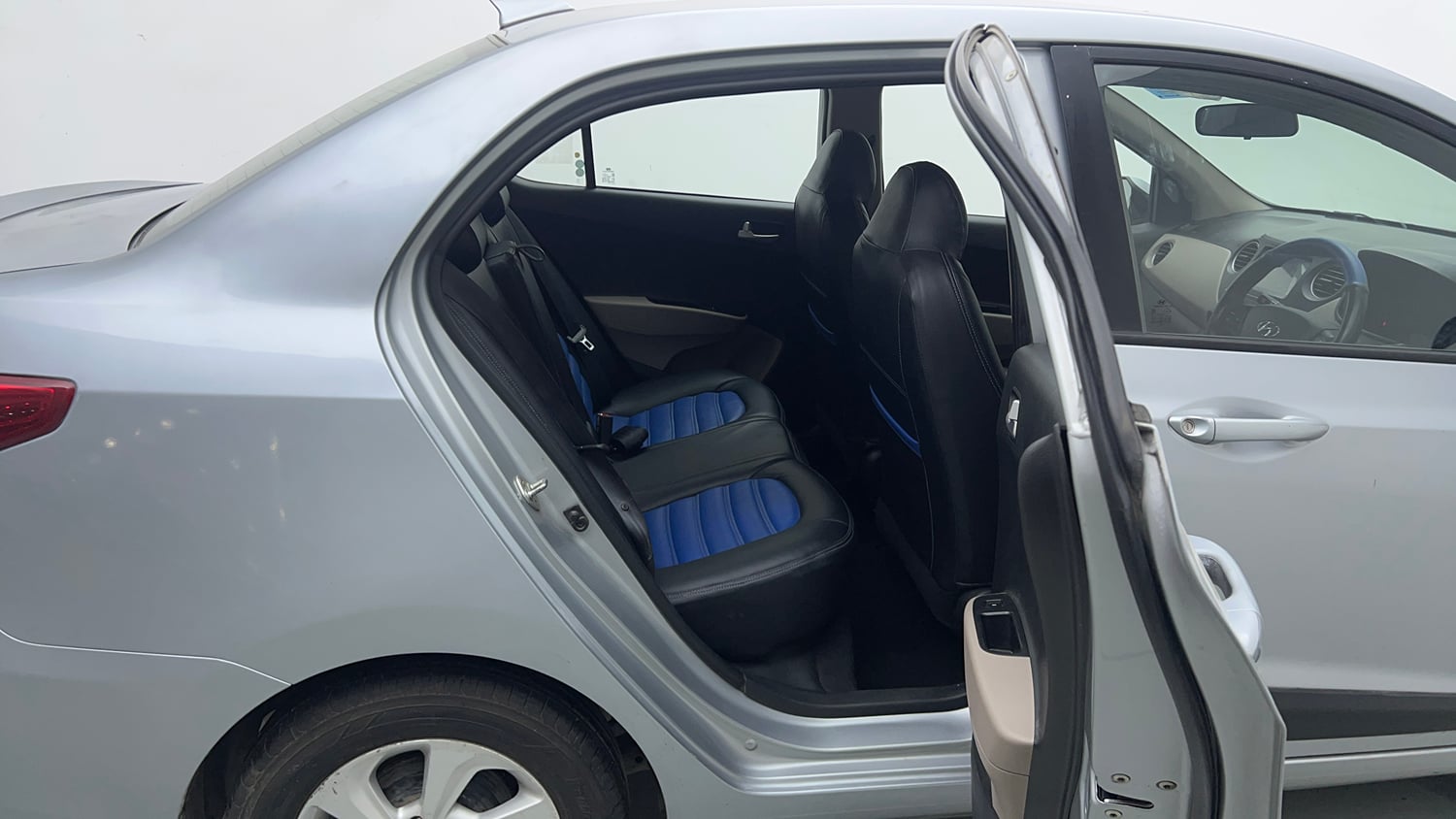 Used 2019 Hyundai Xcent SX Petrol Manual interior RIGHT SIDE REAR DOOR CABIN VIEW