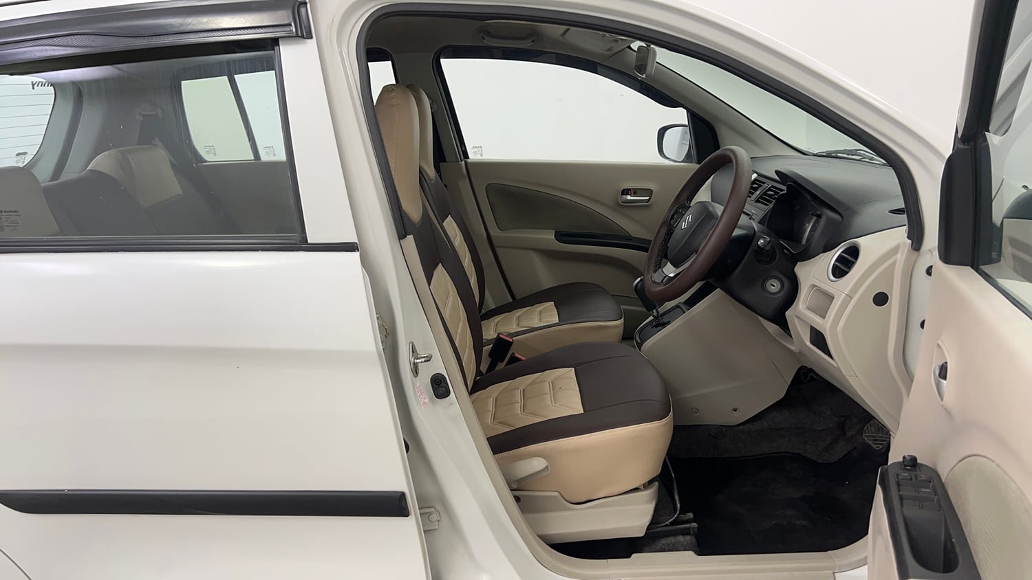 Used 2019 Maruti Suzuki Celerio ZXi AMT Petrol Automatic interior RIGHT SIDE FRONT DOOR CABIN VIEW