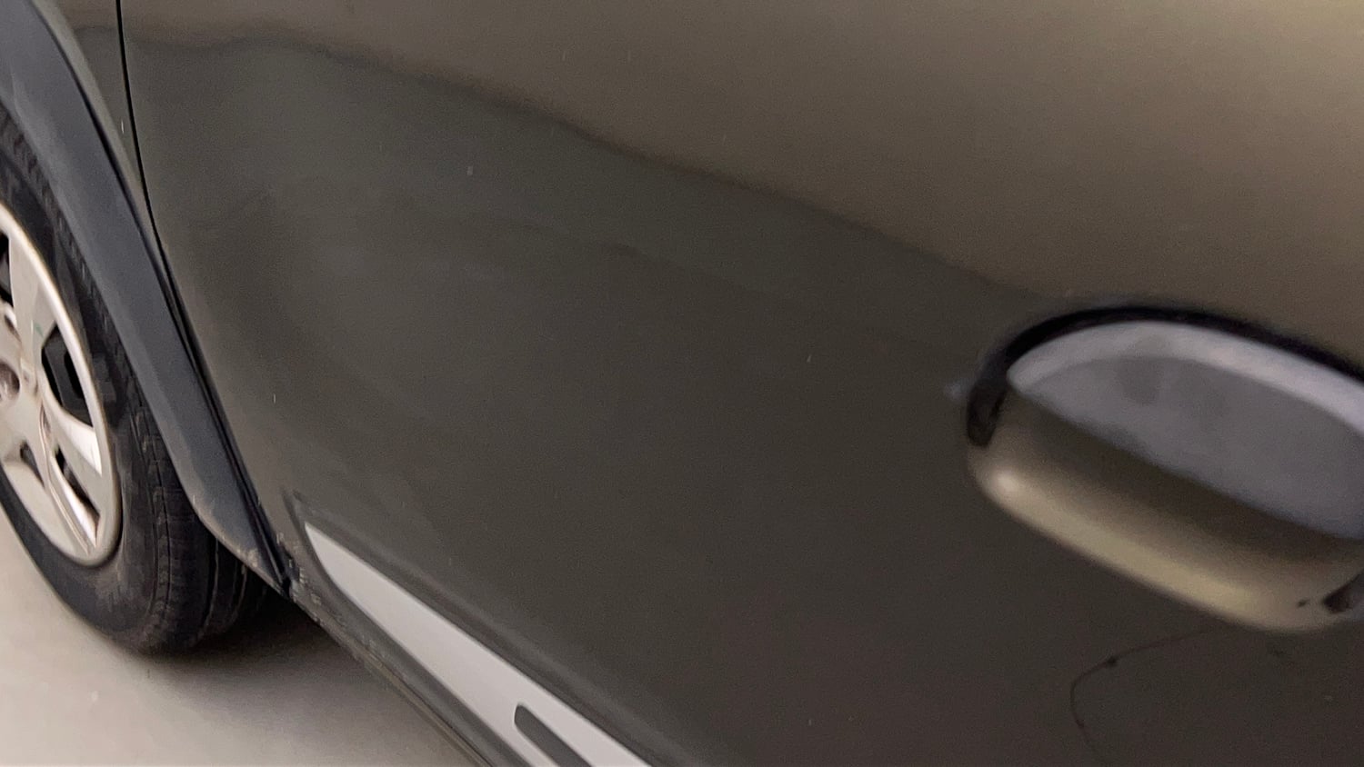 Used 2017 Renault Kwid 1.0 RXL AMT Petrol Automatic dents MINOR SCRATCH