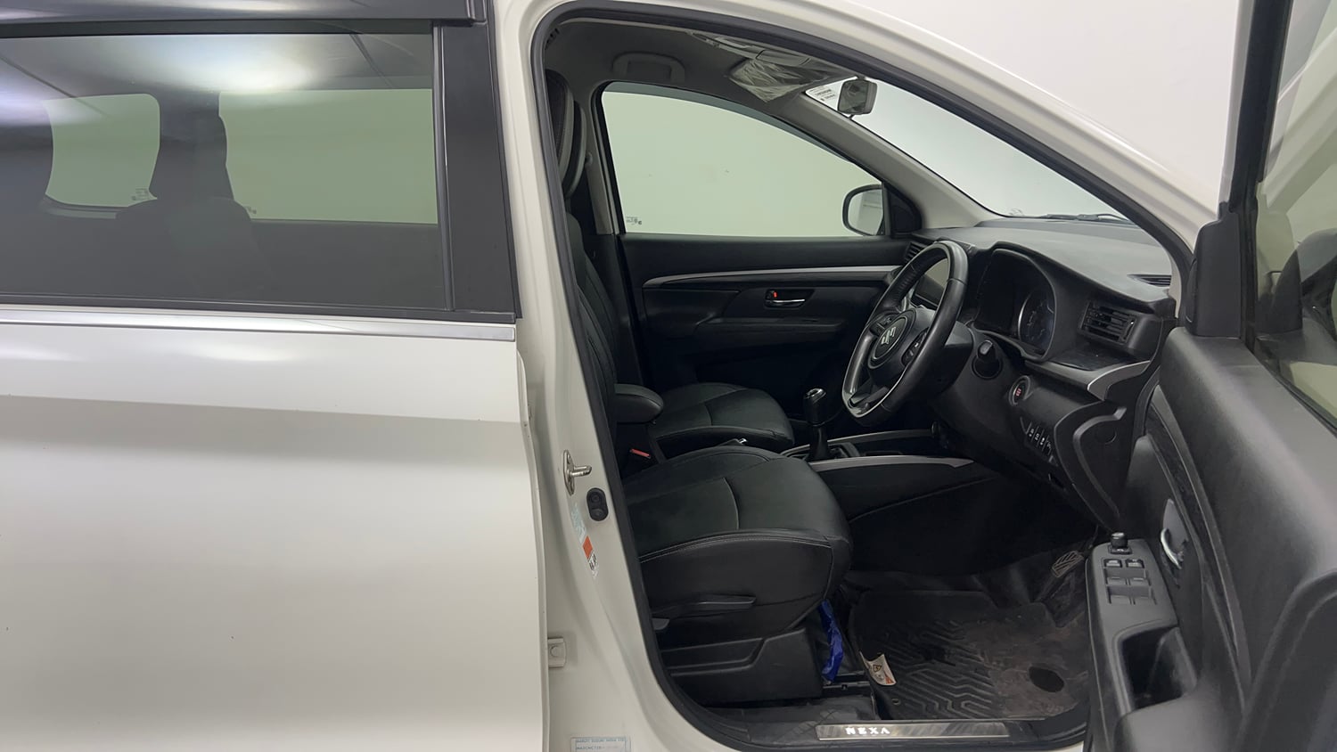 Used 2022 Maruti Suzuki XL6 Alpha MT Petrol Petrol Manual interior RIGHT SIDE FRONT DOOR CABIN VIEW