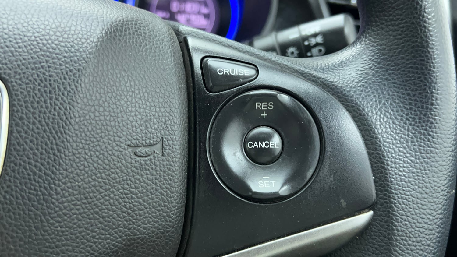 Used 2015 Honda City V Petrol Manual top_features Cruise control