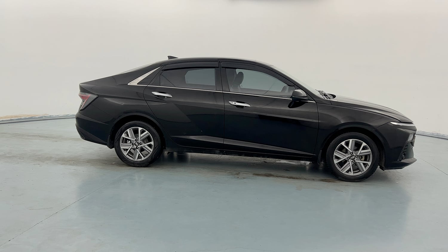 Used 2023 Hyundai Verna SX 1.5 Petrol MT Petrol Manual exterior RIGHT SIDE VIEW