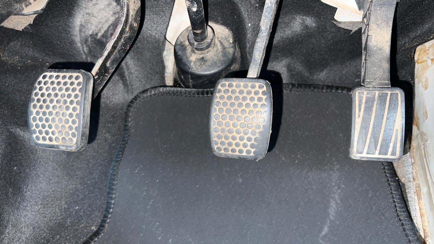 Used 2022 Maruti Suzuki Eeco 5 STR AC (O) Petrol Manual interior PEDALS VIEW