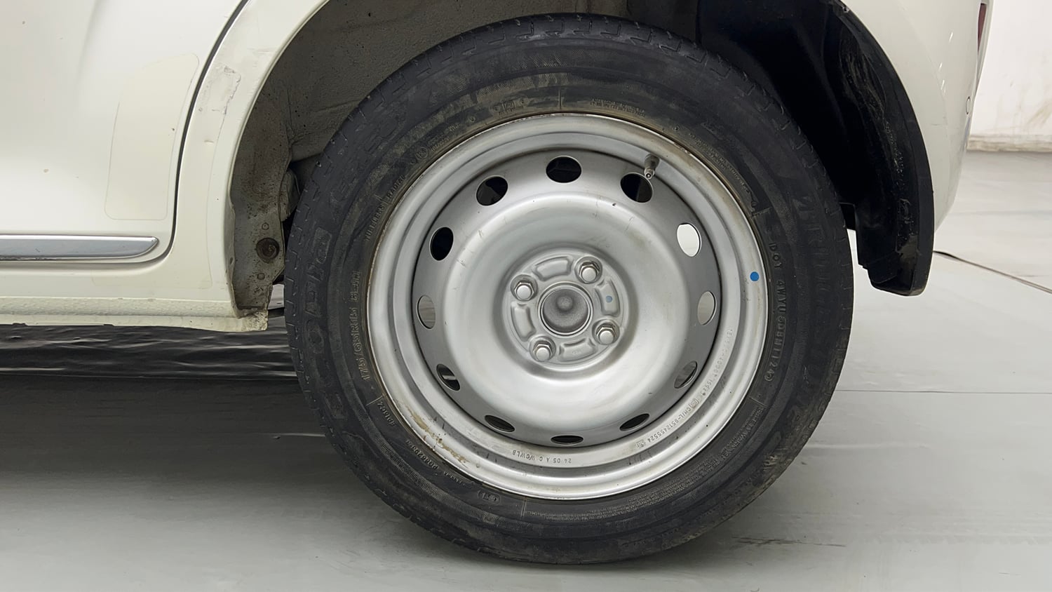Used 2024 Maruti Suzuki Ignis Sigma 1.2 MT Petrol Manual tyres LEFT REAR TYRE RIM VIEW