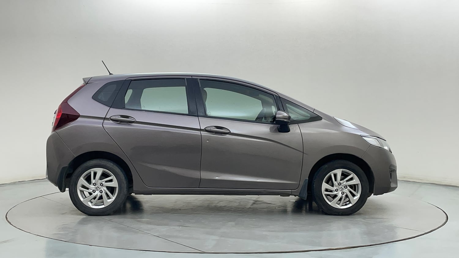 Used 2016 Honda Jazz V AT Petrol Petrol Automatic exterior RIGHT SIDE VIEW