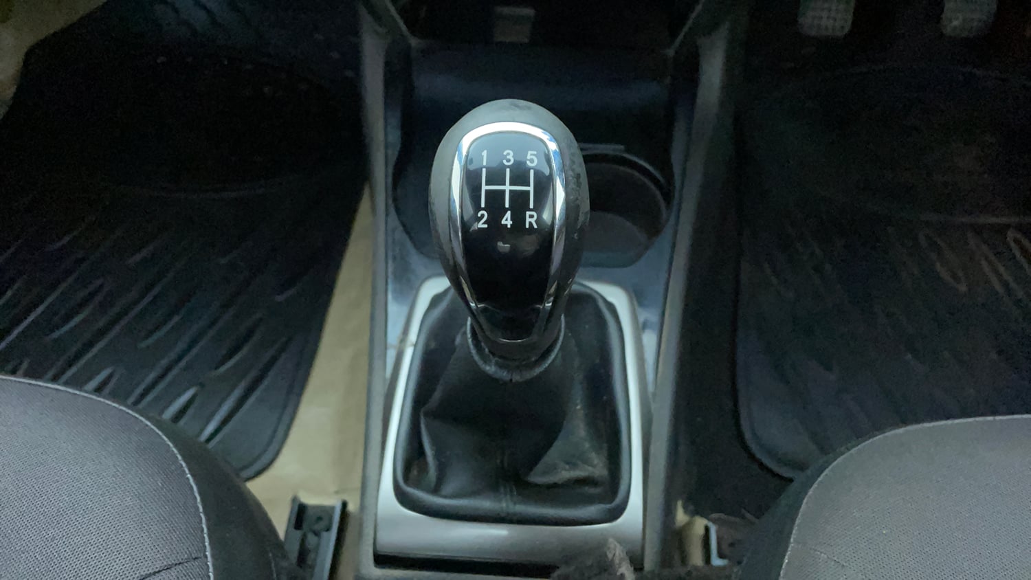 Used 2017 Tata Zest XE Petrol Petrol Manual interior GEAR  KNOB VIEW