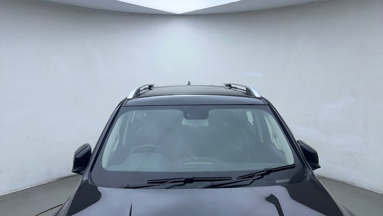 Used 2022 Mahindra Scorpio N Z8 L Petrol AT 7 STR Petrol Automatic exterior FRONT WINDSHIELD VIEW