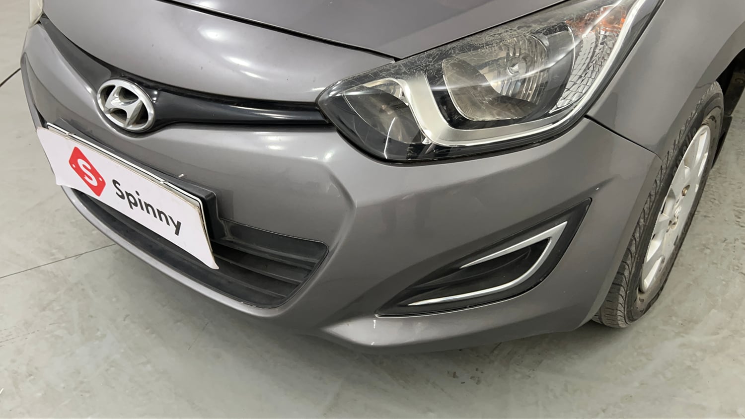Used 2013 Hyundai i20 Magna 1.2 Petrol Manual dents MINOR SCRATCH