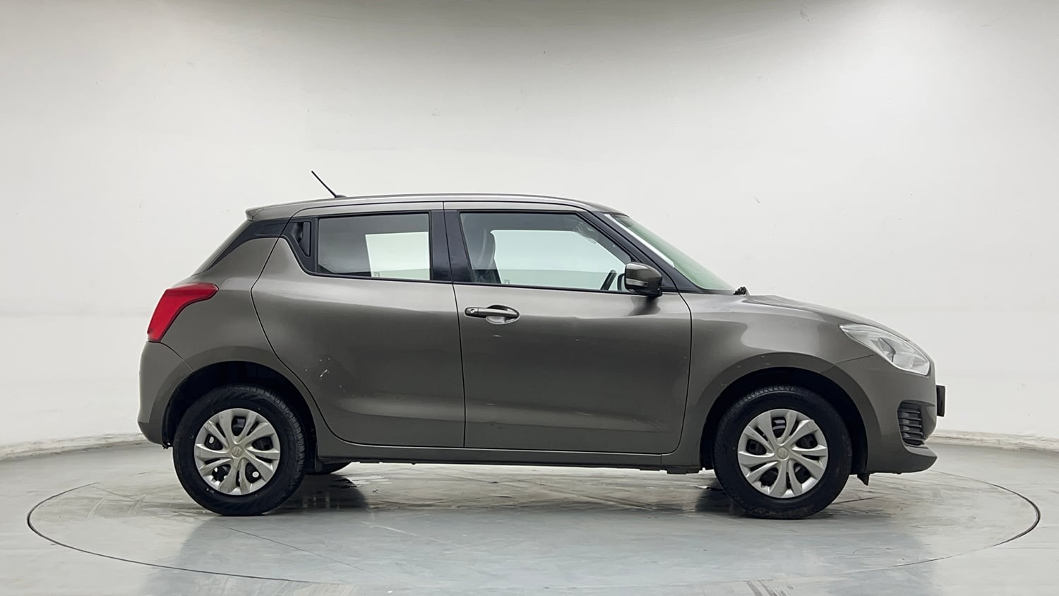 Used 2020 Maruti Suzuki Swift VXi Petrol Manual exterior RIGHT SIDE VIEW
