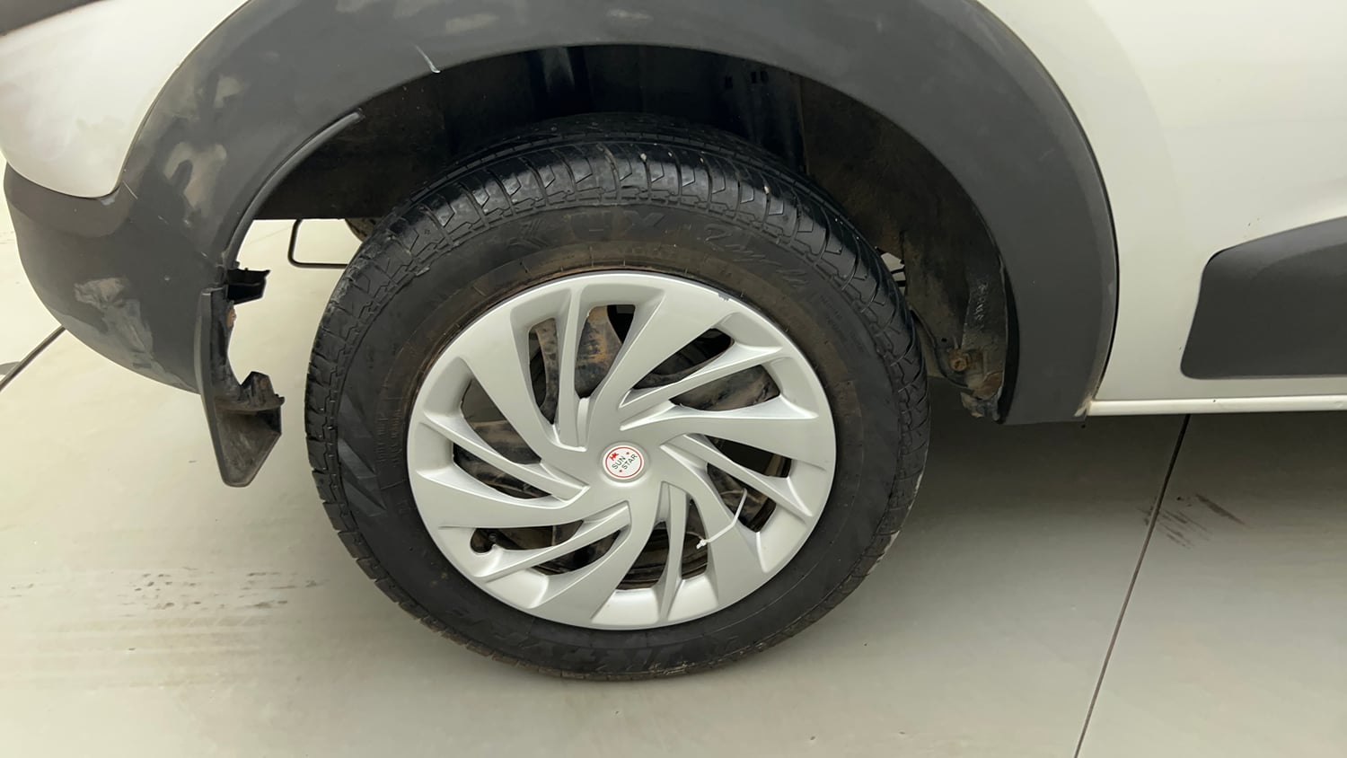 Used 2021 Renault Triber RXZ EASY-R AMT Petrol Automatic tyres RIGHT REAR TYRE RIM VIEW