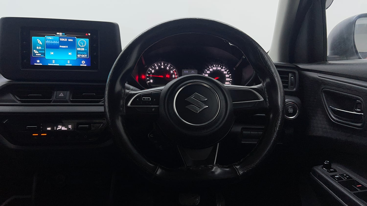 Used 2024 Maruti Suzuki Swift VXi (O) AMT Petrol Automatic interior STEERING VIEW