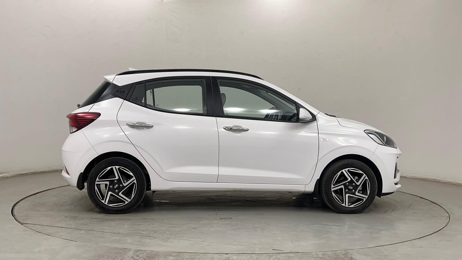 Used 2024 Hyundai Grand i10 Nios Asta 1.2 Kappa AMT Petrol Automatic exterior RIGHT SIDE VIEW