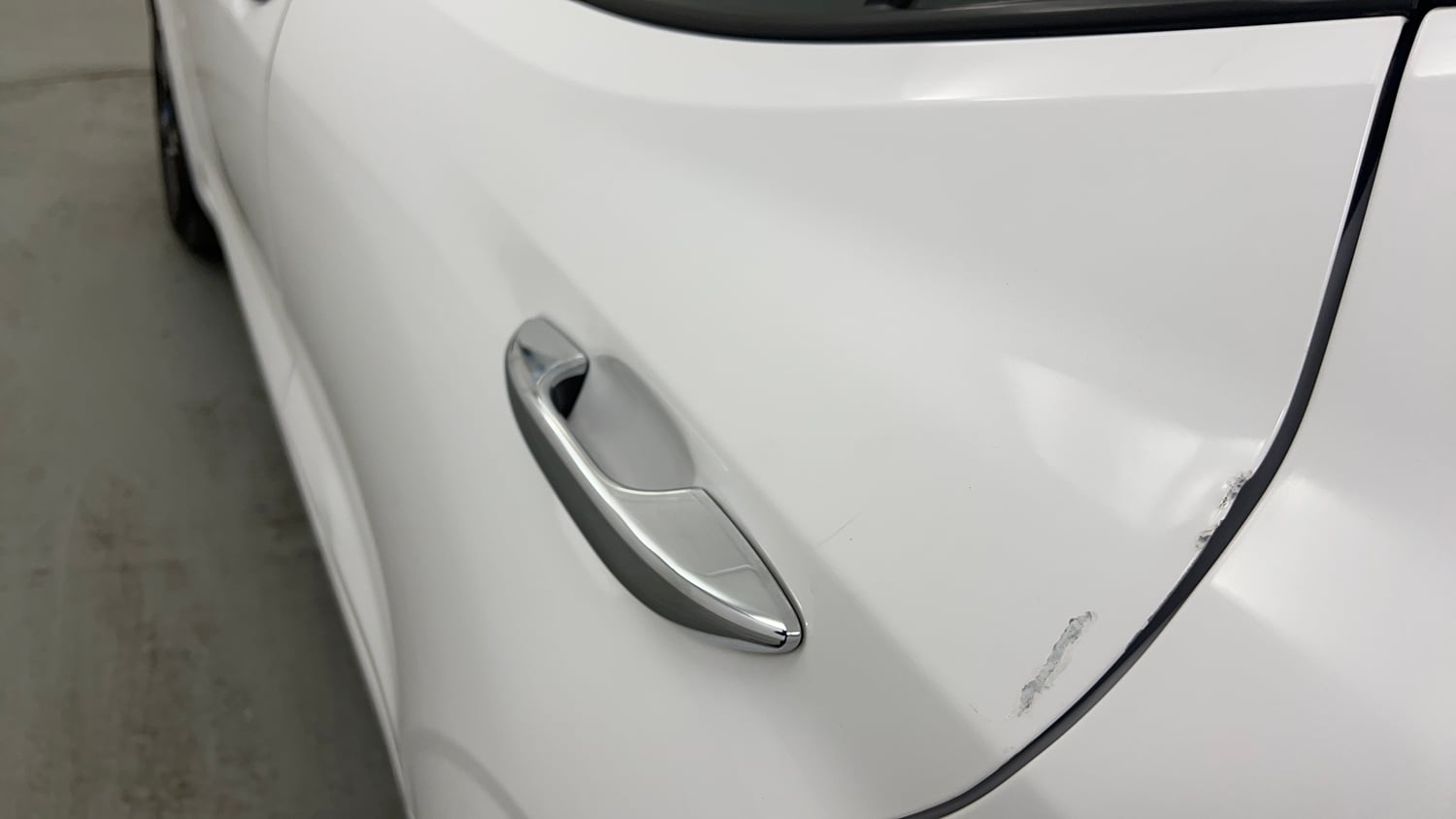 Used 2024 Hyundai Grand i10 Nios Asta 1.2 Kappa AMT Petrol Automatic dents MINOR SCRATCH