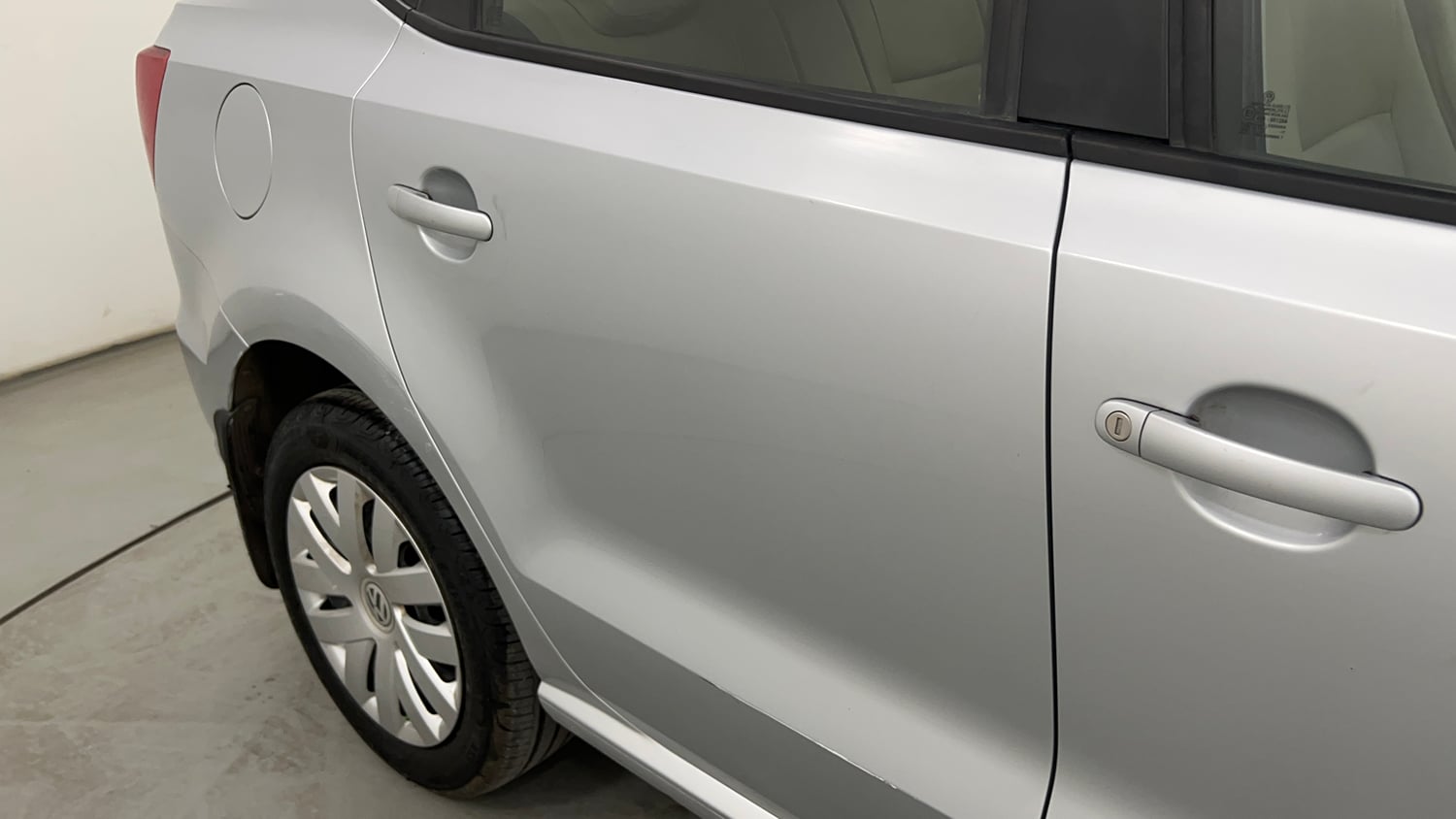 Used 2018 Volkswagen Ameo Comfortline 1.2L (P) Petrol Manual dents MINOR SCRATCH