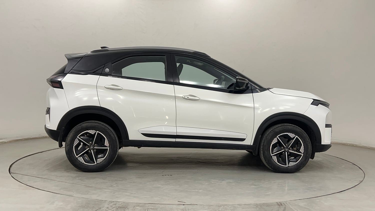 Used 2024 Tata Nexon Fearless S 1.5 Revotorq Diesel 6MT DT Diesel Manual exterior RIGHT SIDE VIEW