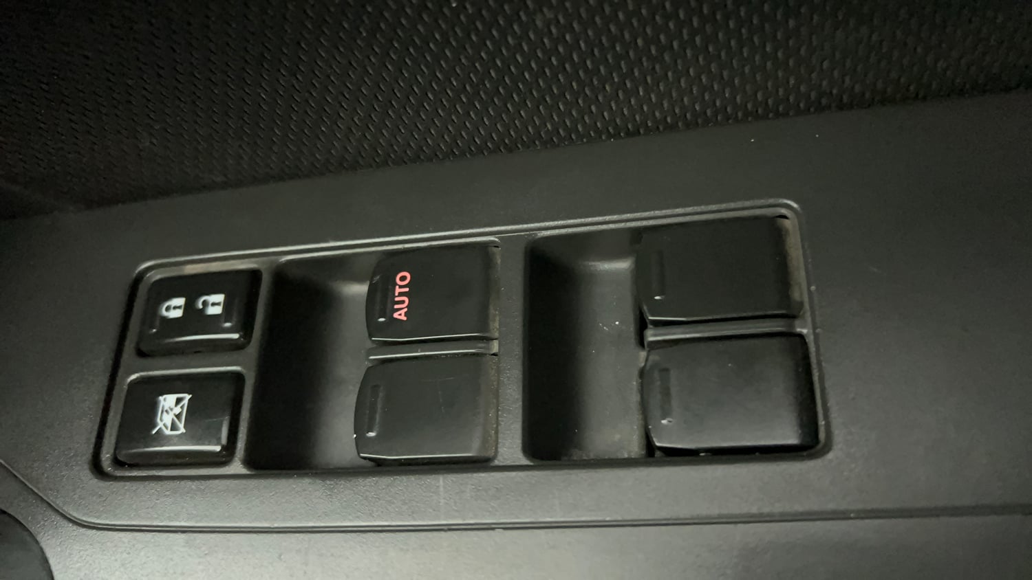 Used 2017 Maruti Suzuki Vitara Brezza [2016-2020] VDi Diesel Manual top_features Power windows