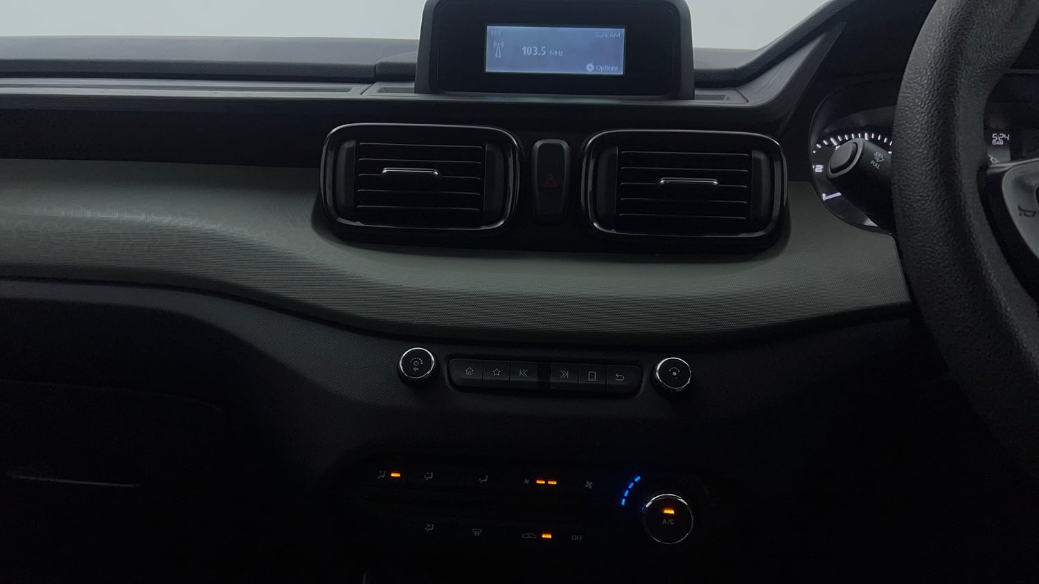 Used 2022 Tata Punch Adventure MT Petrol Manual top_features Integrated (in-dash) music system