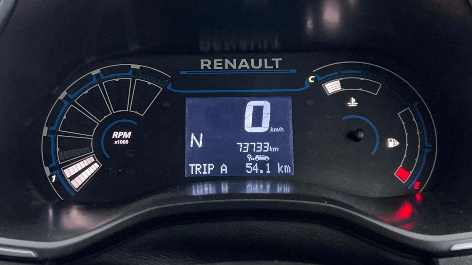 Used 2020 Renault Triber RXZ EASY-R AMT Petrol Automatic interior CLUSTERMETER VIEW