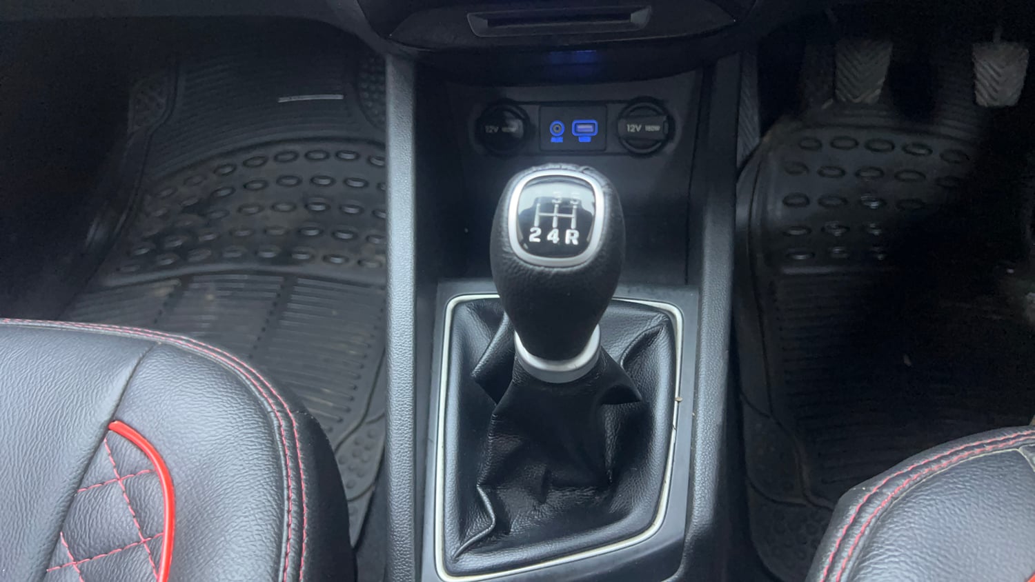 Used 2015 Hyundai Elite i20 Asta 1.2 Petrol Manual interior GEAR  KNOB VIEW