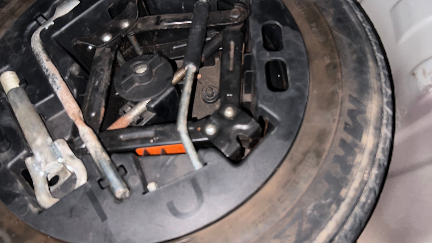 Used 2017 Mahindra KUV100 K4 6 STR Petrol Manual tyres SPARE TYRE VIEW