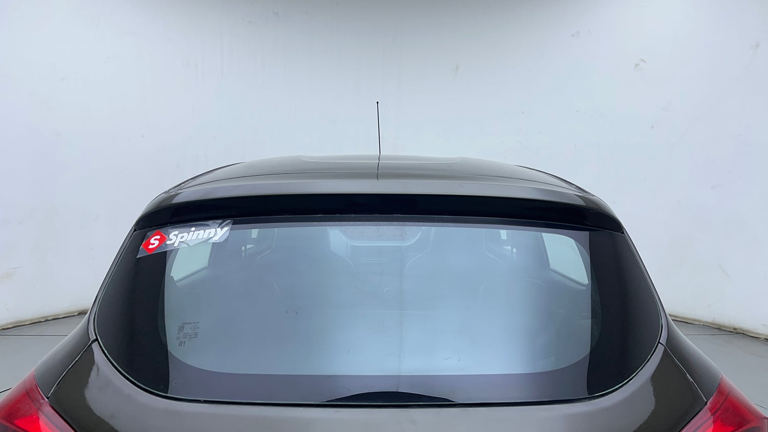 Used 2018 Renault Kwid 1.0 RXT AMT Petrol Automatic exterior BACK WINDSHIELD VIEW