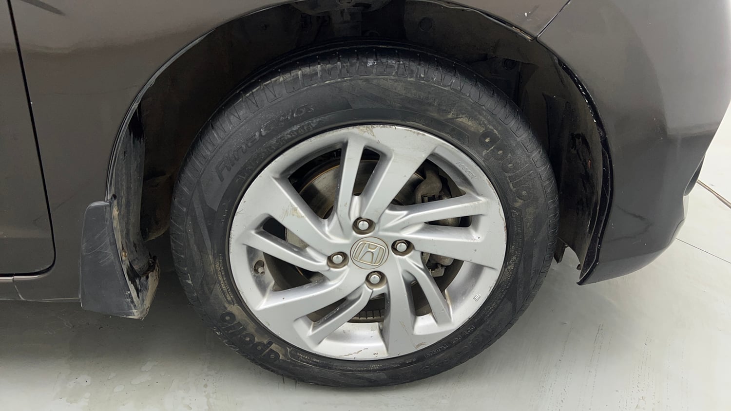 Used 2022 Honda Jazz ZX CVT Petrol Automatic tyres RIGHT FRONT TYRE RIM VIEW