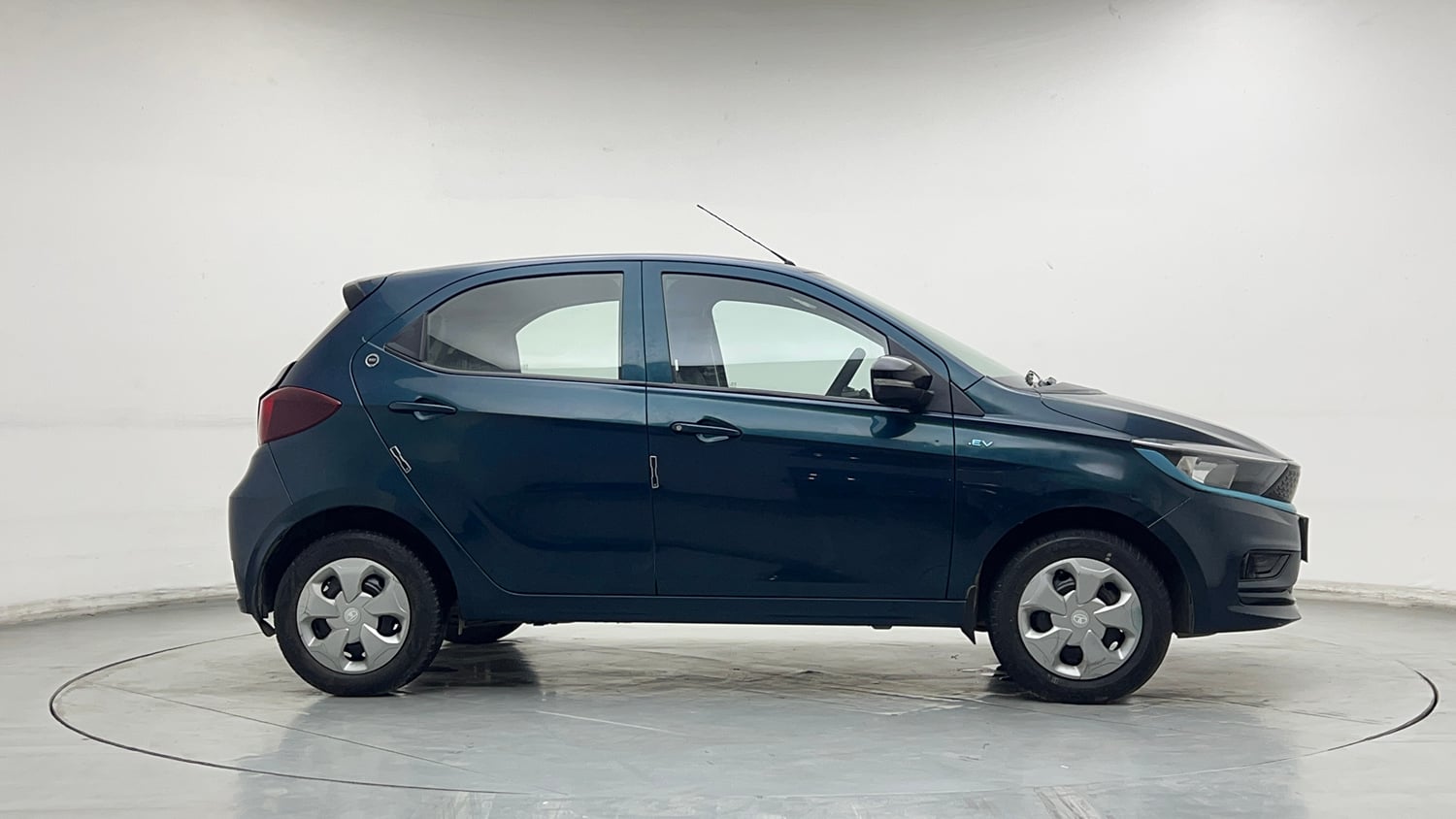 Used 2024 Tata Tiago EV XT Medium Range Electric Automatic exterior RIGHT SIDE VIEW