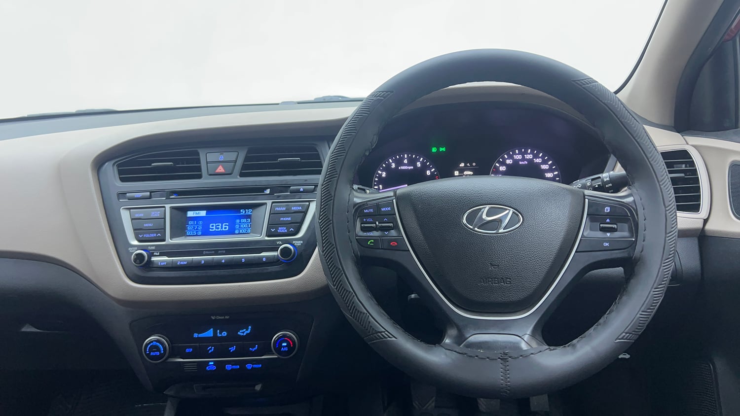 Used 2015 Hyundai Elite i20 Asta 1.2 Petrol Manual interior STEERING VIEW