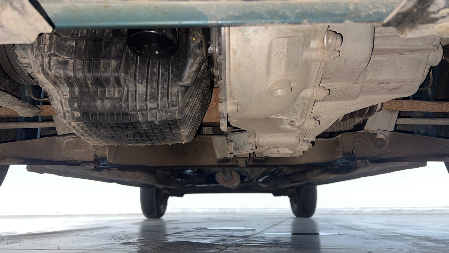 Used 2025 Renault Kwid CLIMBER 1.0 MT Petrol Manual extra FRONT LEFT UNDERBODY VIEW